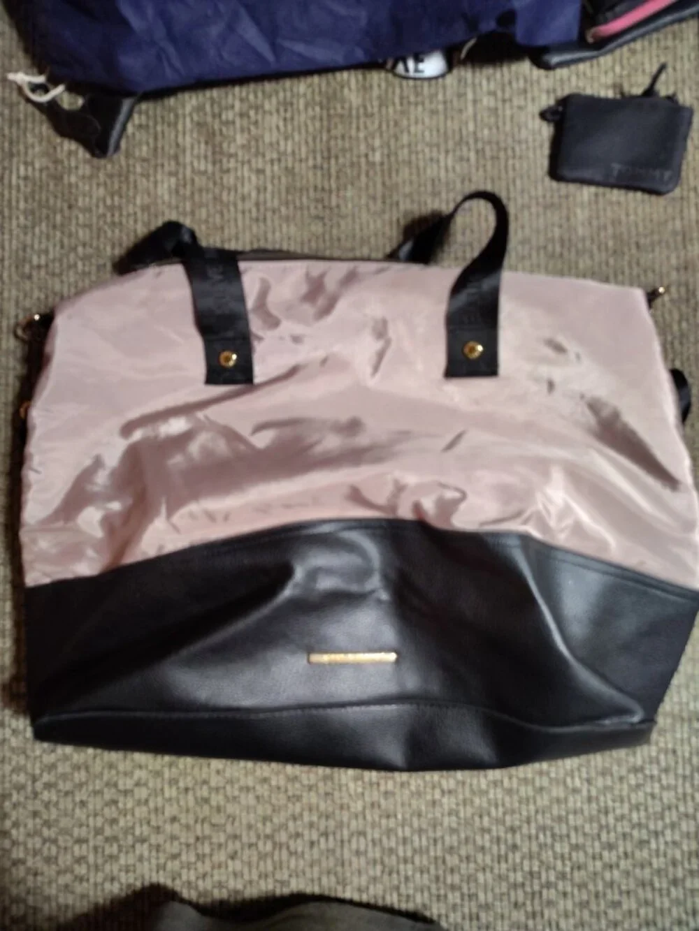 Steve Madden Black & Pink Large Gym Tote Overnight Travel Duffel Bag Carry-On.
